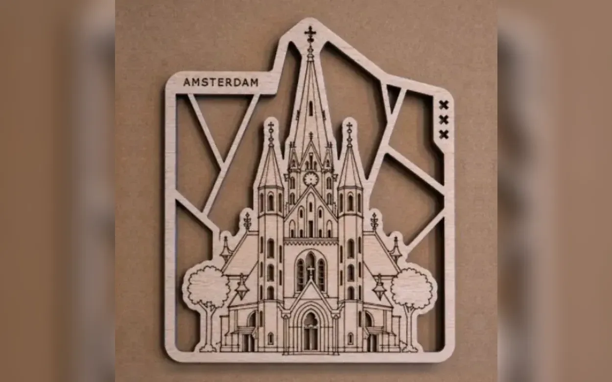 Houten onderzetter met een tekening van de Vondelkerk